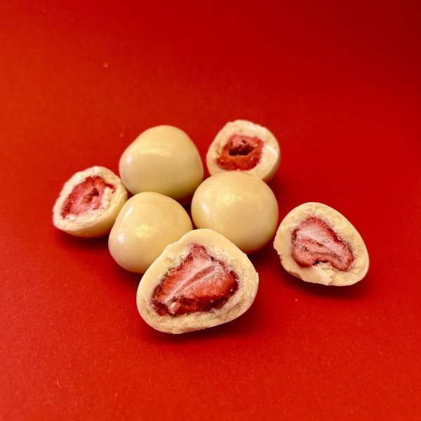 Strawberries, freeze dried | In white chocolate