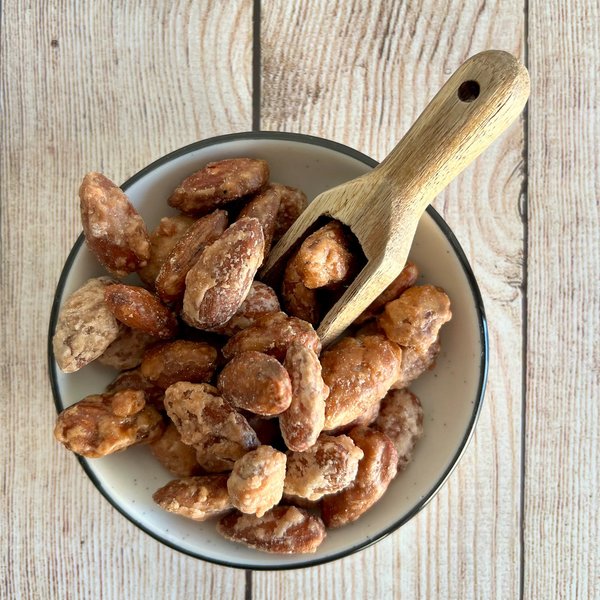 Roasted almond kernels | Caramell